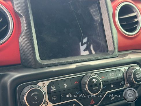 Used 2018 Jeep Wrangler Unlimited Rubicon image 11