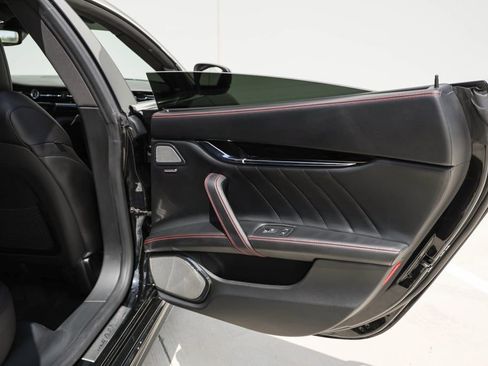 Used 2019 Maserati Quattroporte S GranSport RWD image 22