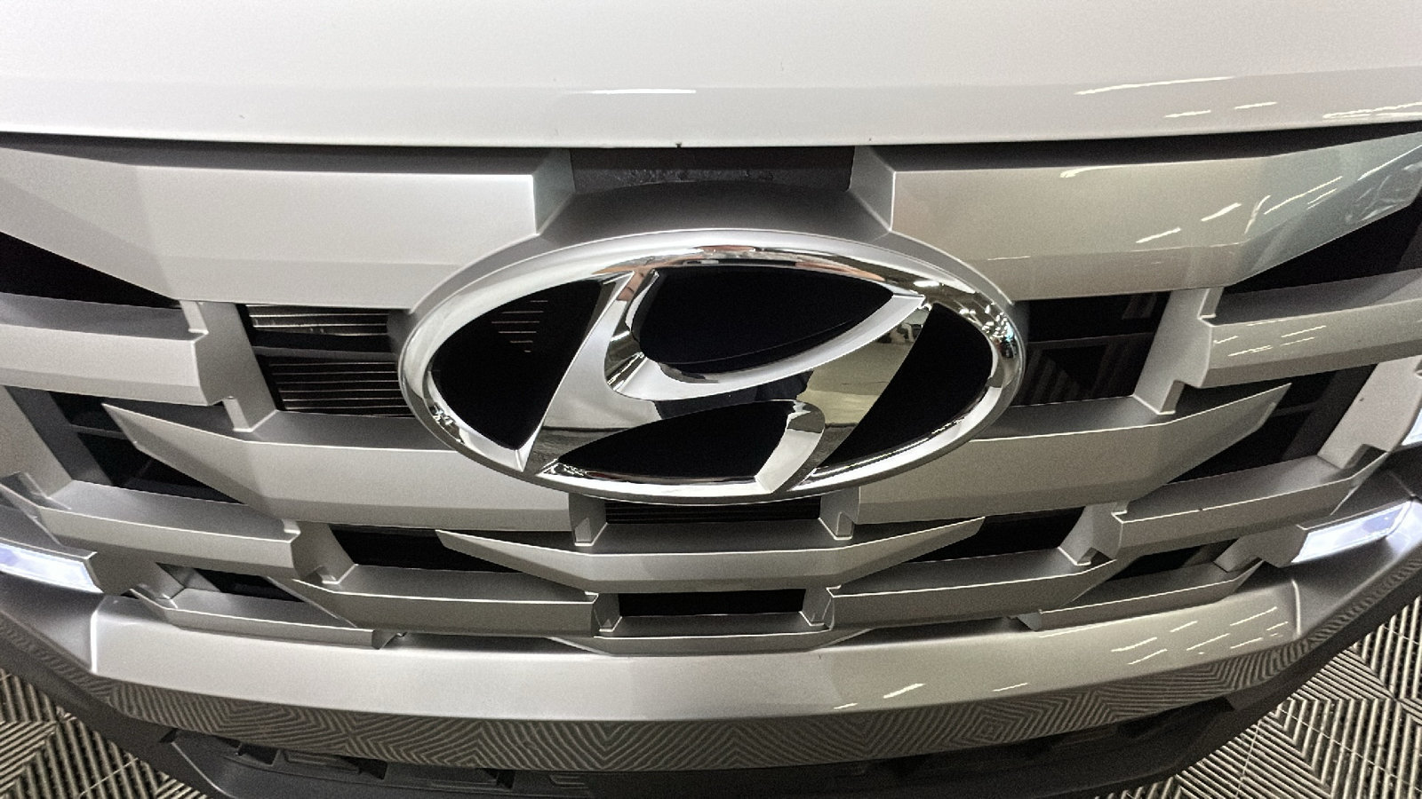 Certified 2023 Hyundai Santa Cruz SEL Premium AWD/4WD image 9
