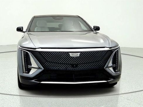 Used 2023 Cadillac Lyriq 2WD image 2