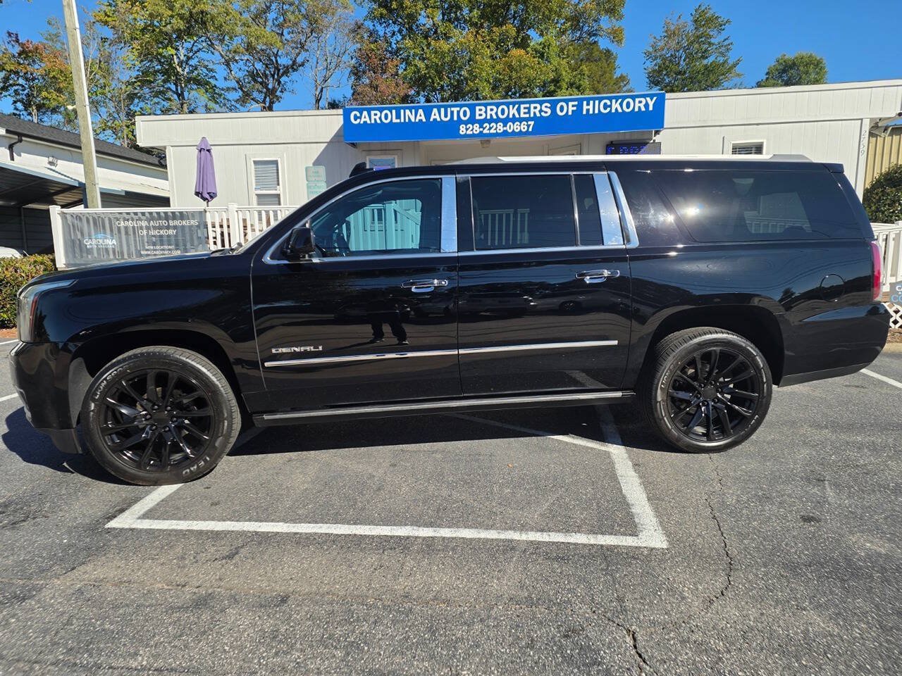 Used 2017 GMC Yukon XL Denali w/ Open Road Package RWD image 3
