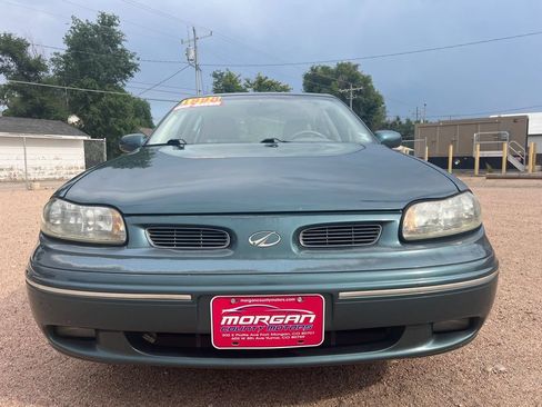 Used 1998 Oldsmobile Cutlass GLS FWD image 2
