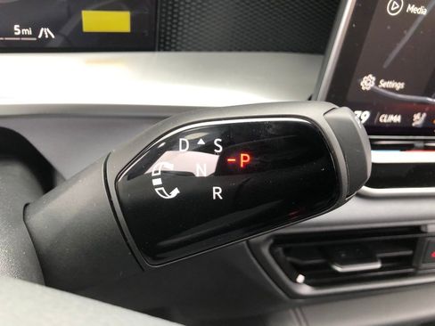 New 2026 Volkswagen Tiguan SE R-Line AWD/4WD image 22