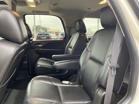 Used 2011 GMC Yukon SLT image 12