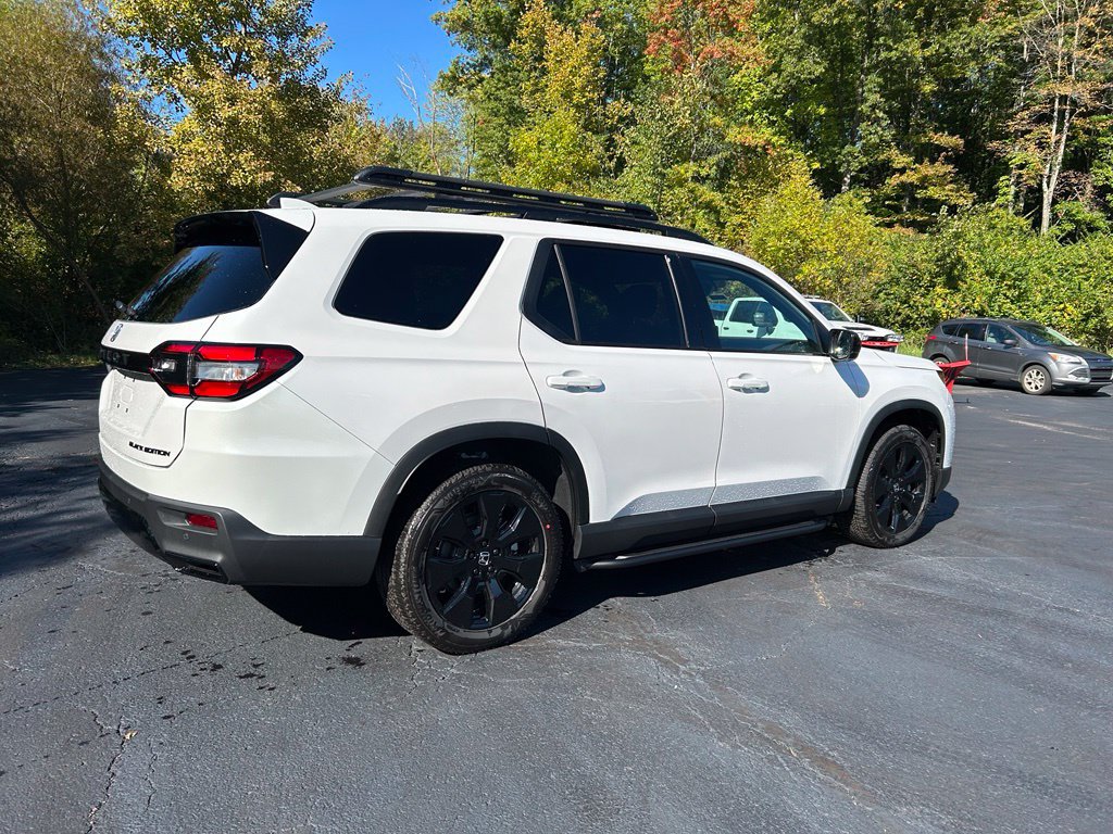 New 2026 Honda Pilot Black Edition image 3