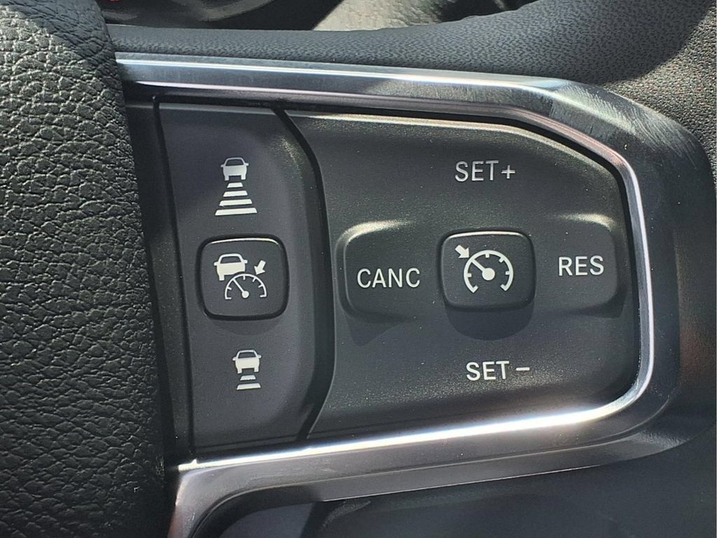 Used 2026 RAM 2500 Laramie AWD/4WD image 18
