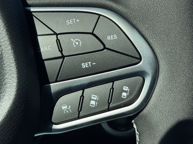 New 2026 Chrysler Pacifica Select AWD/4WD image 14