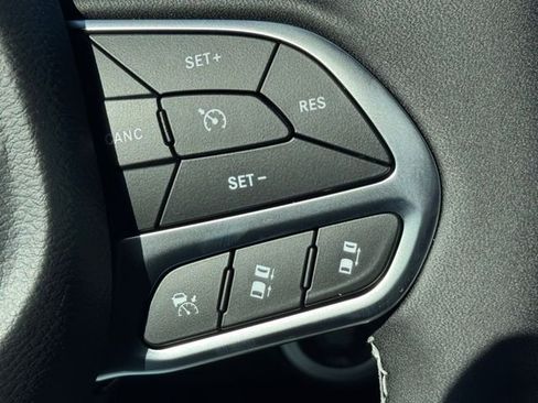 New 2026 Chrysler Pacifica Select AWD/4WD image 14
