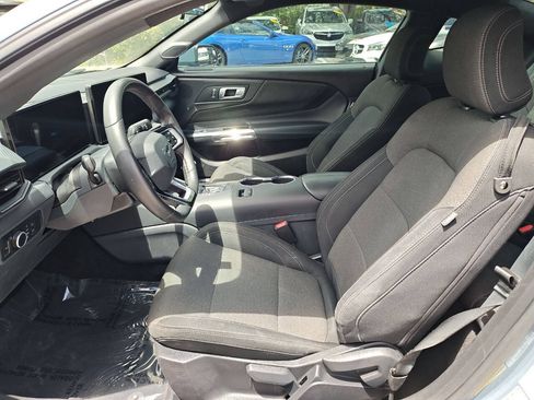 Used 2025 Ford Mustang Coupe RWD image 34