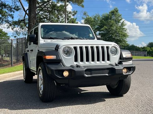 Used 2021 Jeep Wrangler Unlimited Sport AWD/4WD image 3