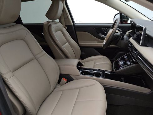 Used 2022 Lincoln Corsair FWD image 21