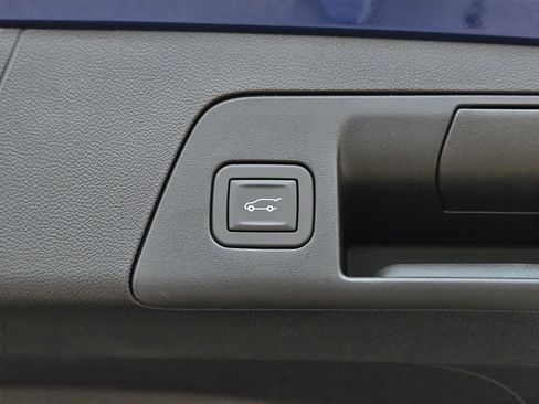 New 2025 Buick Envision Avenir image 6