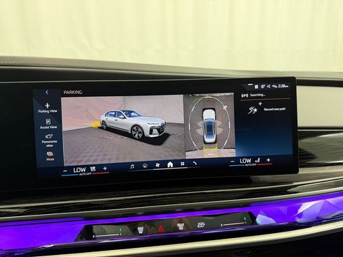 Used 2025 BMW 740i xDrive image 61