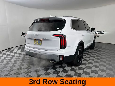 Used 2024 Kia Telluride EX w/ EX Captain's Chair Package image 6