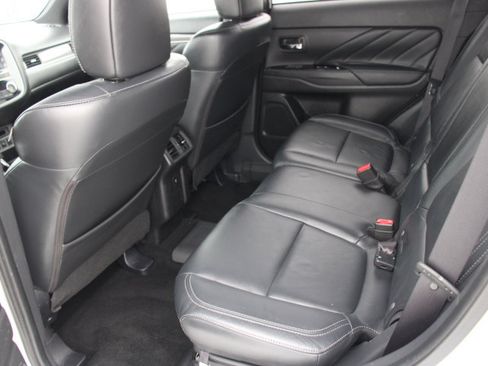 Used 2019 Mitsubishi Outlander SEL image 15