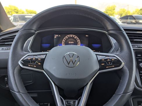 Used 2022 Volkswagen Tiguan SE R-Line AWD/4WD image 19
