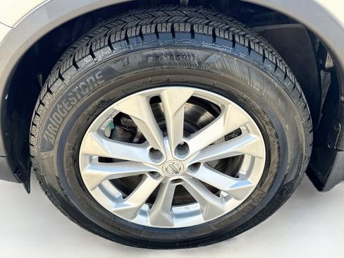 Used 2014 Nissan Rogue SV FWD image 37