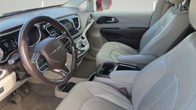 Used 2020 Chrysler Pacifica Touring-L Plus FWD image 12