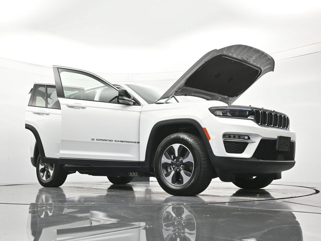 Used 2024 Jeep Grand Cherokee Limited 4xe AWD/4WD image 52