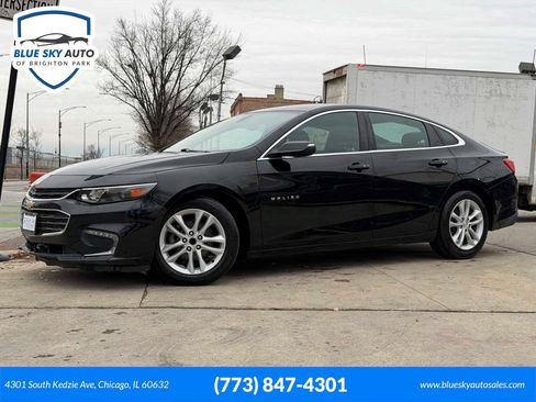 Used 2017 Chevrolet Malibu LT image 1
