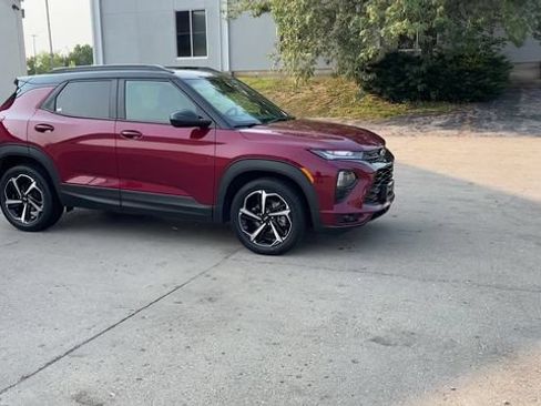 Used 2023 Chevrolet TrailBlazer RS w/ Convenience Package FWD image 2
