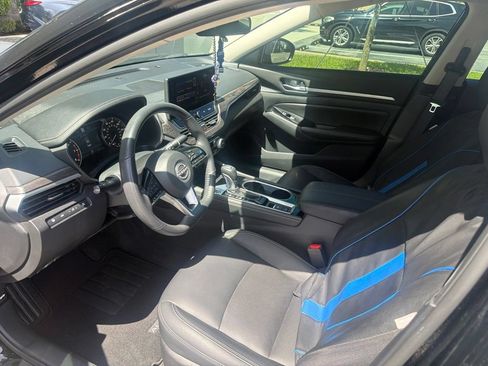Used 2024 Nissan Altima 2.5 SL FWD image 5
