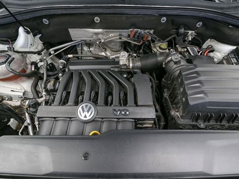 Certified 2022 Volkswagen Atlas Cross Sport SEL R-Line AWD/4WD image 18