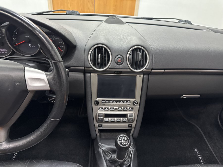 Used 2005 Porsche Boxster RWD image 15