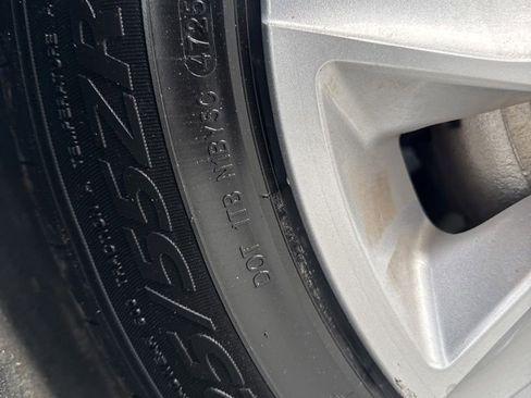 Used 2021 Chevrolet Malibu LT FWD image 32