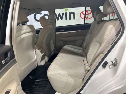 Used 2010 Subaru Outback 2.5i Premium image 21