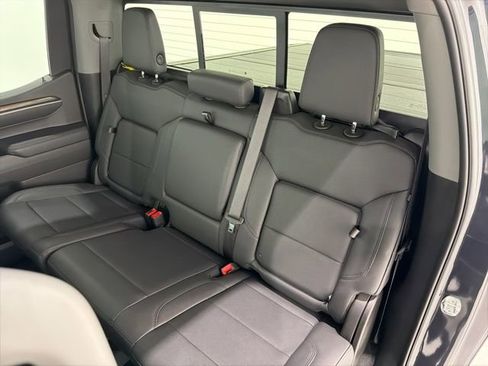 Used 2024 Chevrolet Silverado 1500 RST w/ Convenience Package II AWD/4WD image 16