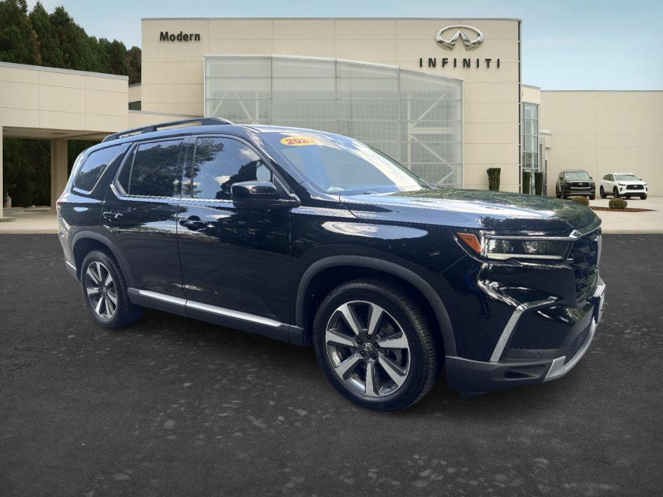 Used 2023 Honda Pilot Elite image 3