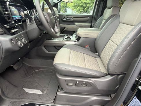 New 2026 Chevrolet Silverado 2500 ZR2 AWD/4WD image 17