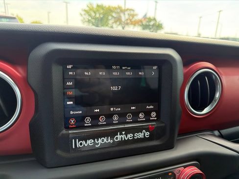 Used 2021 Jeep Wrangler Unlimited Rubicon AWD/4WD image 8