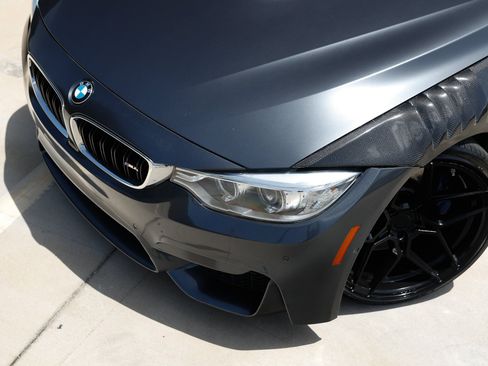 Used 2016 BMW M4 Convertible RWD image 33