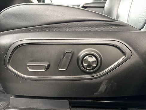 Used 2023 Jeep Grand Cherokee L Overland image 14