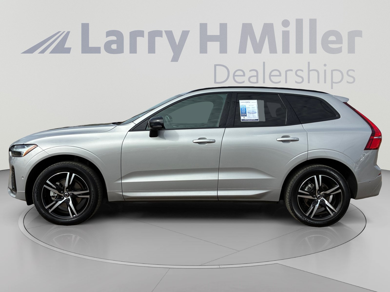 Used 2022 Volvo XC60 B5 R-Design w/ Advanced Package AWD/4WD image 2