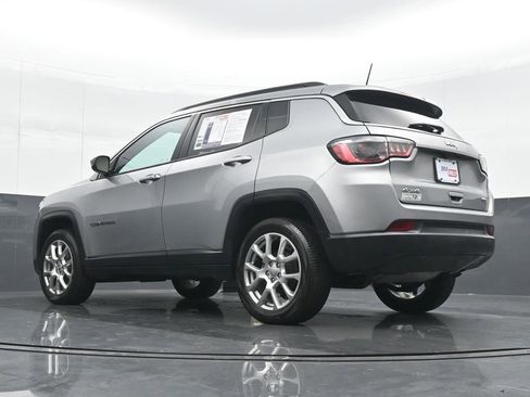 Used 2022 Jeep Compass Latitude image 19