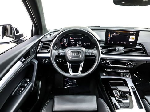 Used 2025 Audi Q5 2.0T Premium w/ Convenience Plus Package image 6