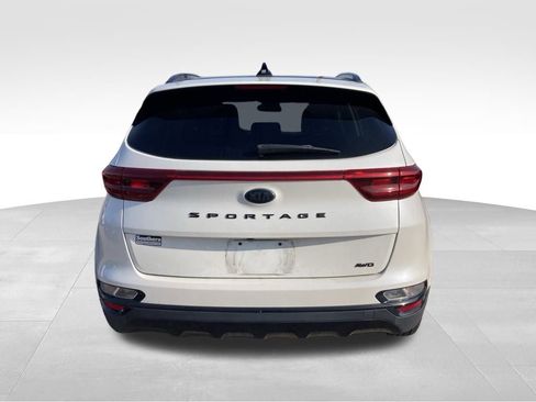 Used 2022 Kia Sportage Nightfall Edition image 4