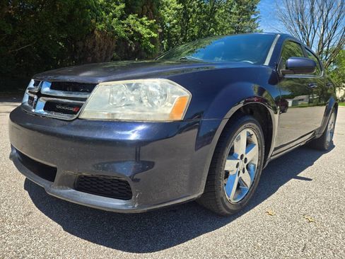 Used 2012 Dodge Avenger SXT FWD image 1