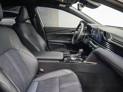 Used 2025 Toyota Camry XSE AWD/4WD image 16