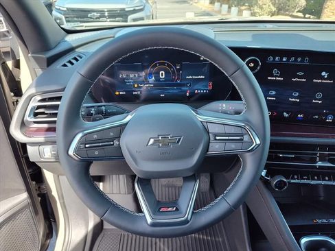 New 2026 Chevrolet Traverse Z71 w/ Driver Confidence Package AWD/4WD image 10