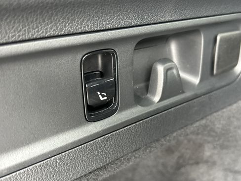 Certified 2024 Mercedes-Benz GLC 300 image 11