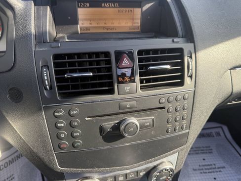 Used 2009 Mercedes-Benz C 300 Sedan image 27