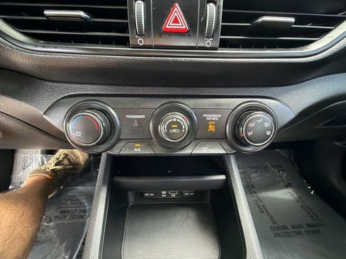 Used 2021 Kia Forte LXS FWD image 19