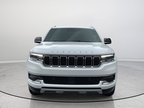 Used 2023 Jeep Wagoneer L Series II RWD image 4