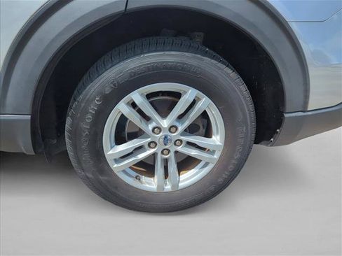 Used 2021 Ford Explorer XLT w/ Equipment Group 202A AWD/4WD image 30