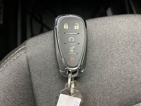 Used 2018 Chevrolet Equinox LT FWD image 24