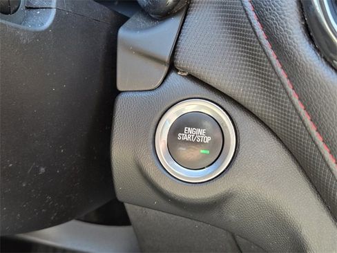 Certified 2022 Chevrolet Equinox RS w/ Infotainment Package image 36